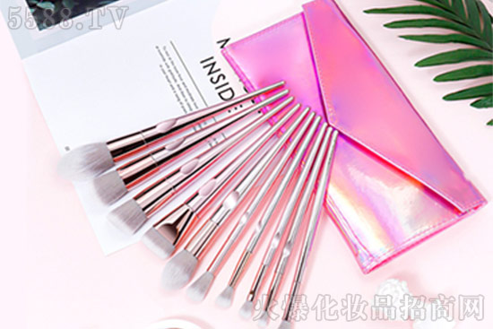 屬于自己的化妝品經營進貨渠道-精妝聯華多品牌化妝品好品牌不容你錯過()(修改后) 屬于自己的化妝品經營進貨渠道-精妝聯華多品牌化妝品好品牌不容你錯過()(修改后)